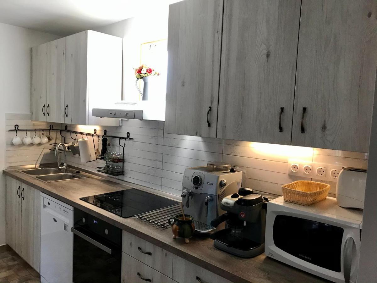 Viharsarki Apartman Jula Exterior foto